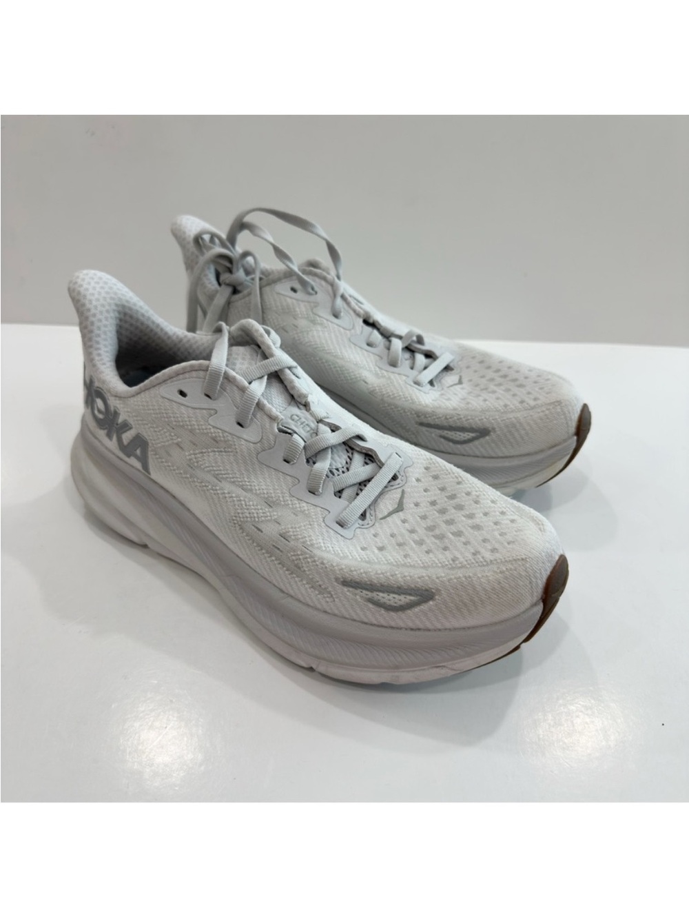 Hoka One One Clifton 9 shoes